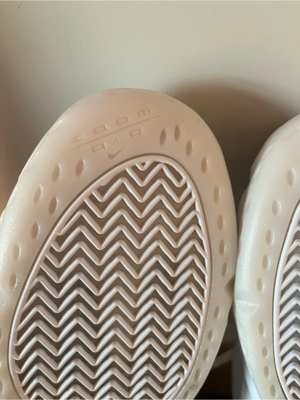 Nike Air Foamposite One Triple White HJ5195-100‎ Men's Size 9